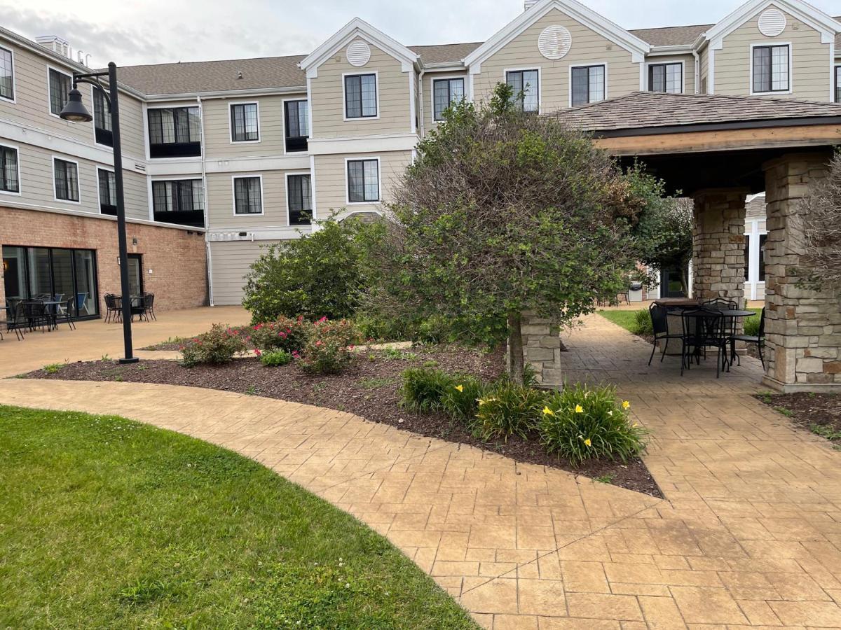 Staybridge Suites Milwaukee West-Oconomowoc By Ihg Kültér fotó