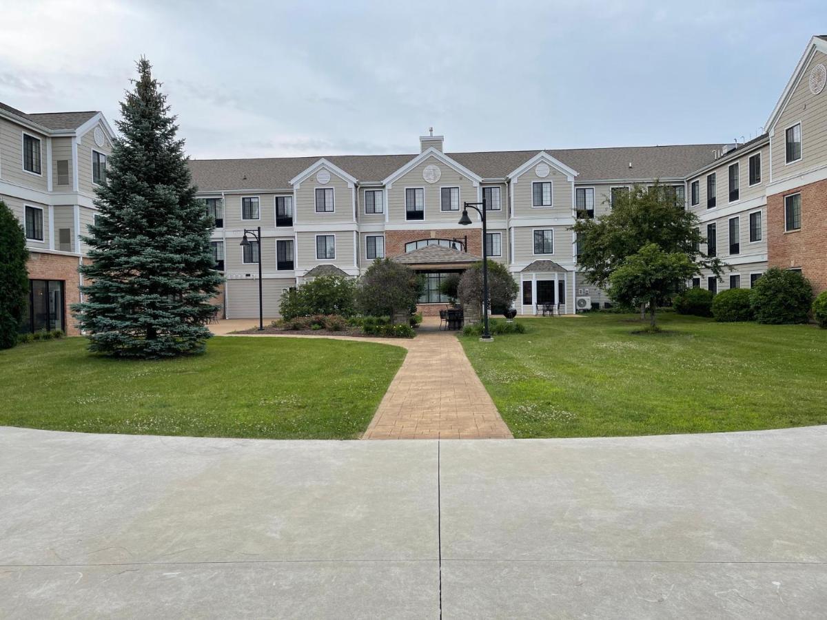 Staybridge Suites Milwaukee West-Oconomowoc By Ihg Kültér fotó