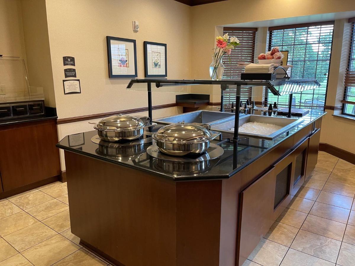 Staybridge Suites Milwaukee West-Oconomowoc By Ihg Kültér fotó