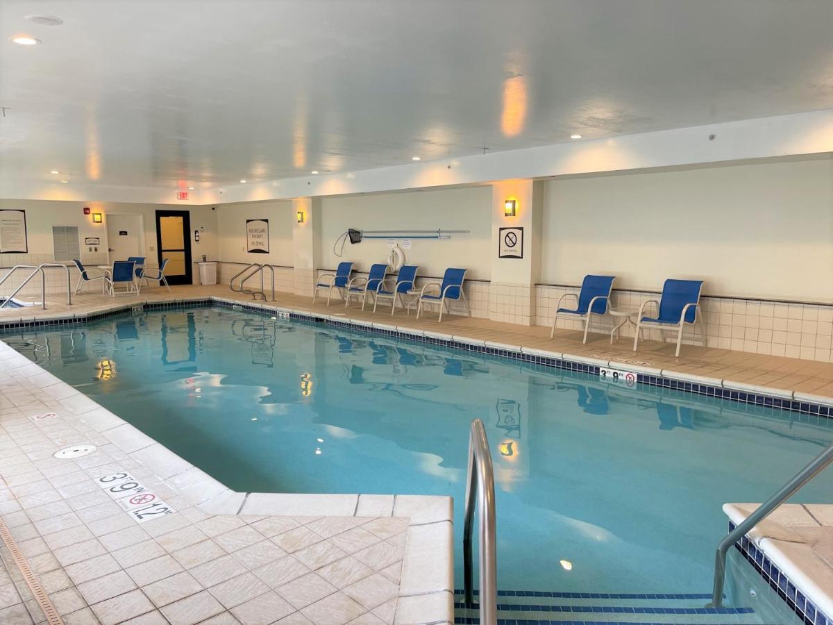 Staybridge Suites Milwaukee West-Oconomowoc By Ihg Kültér fotó
