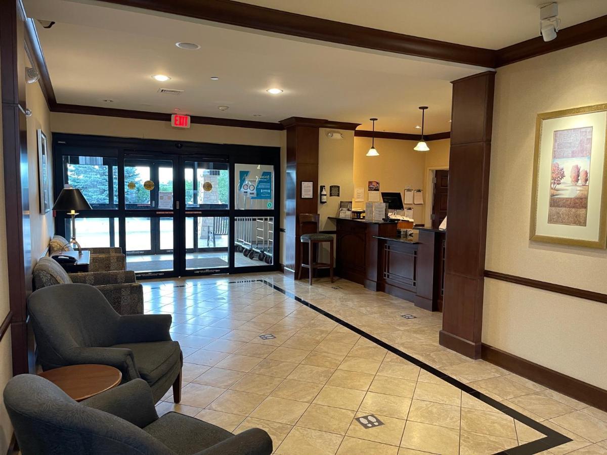 Staybridge Suites Milwaukee West-Oconomowoc By Ihg Kültér fotó