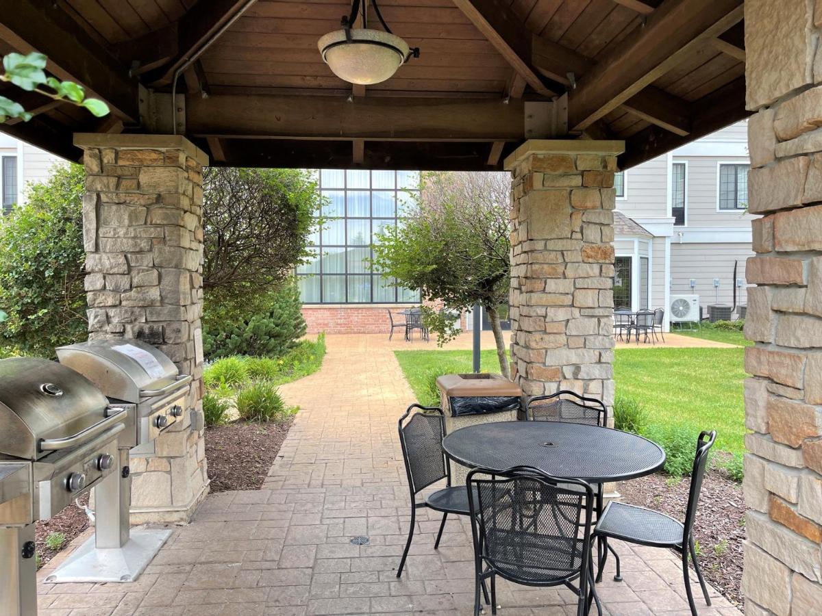 Staybridge Suites Milwaukee West-Oconomowoc By Ihg Kültér fotó