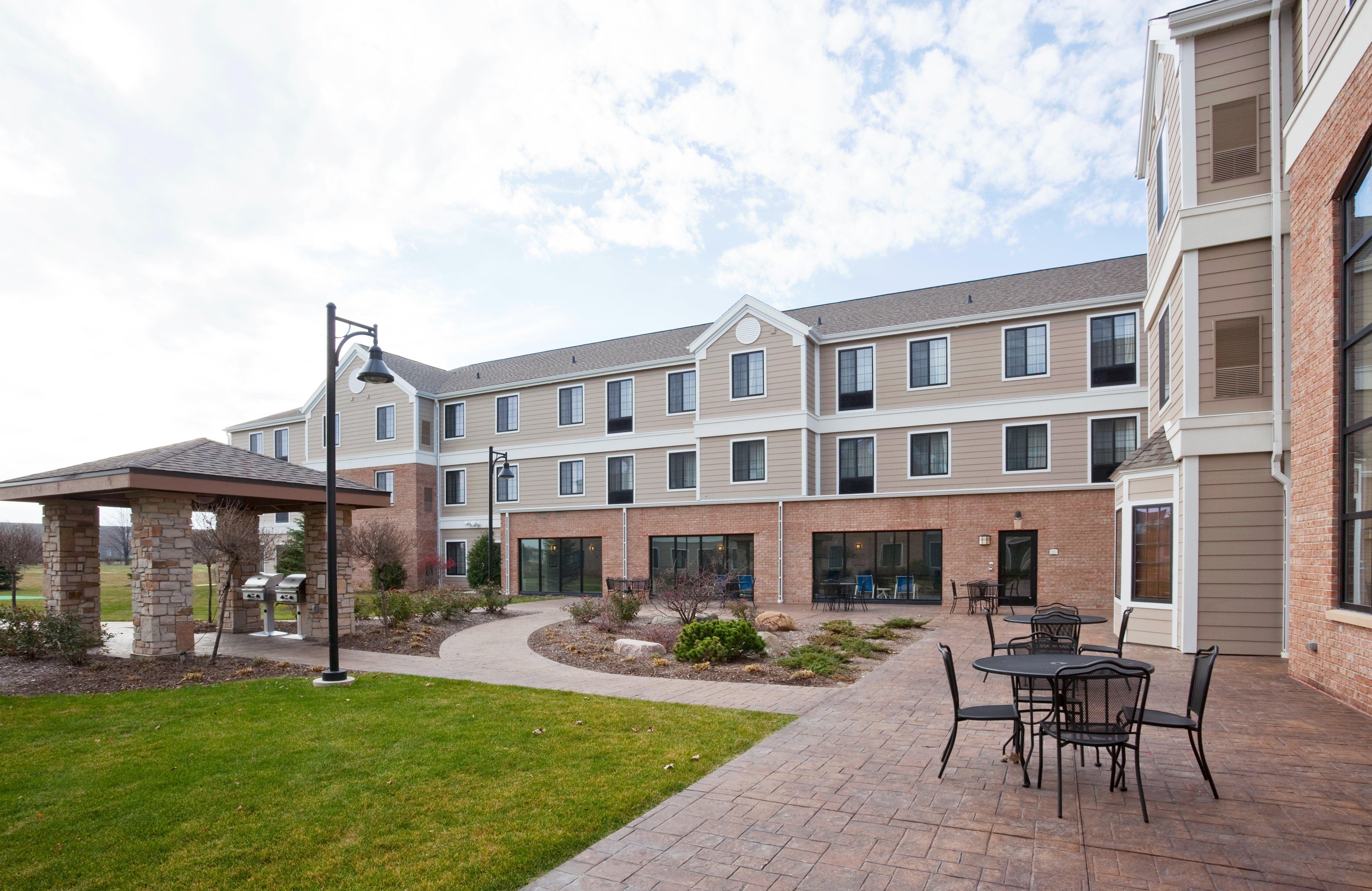 Staybridge Suites Milwaukee West-Oconomowoc By Ihg Kültér fotó