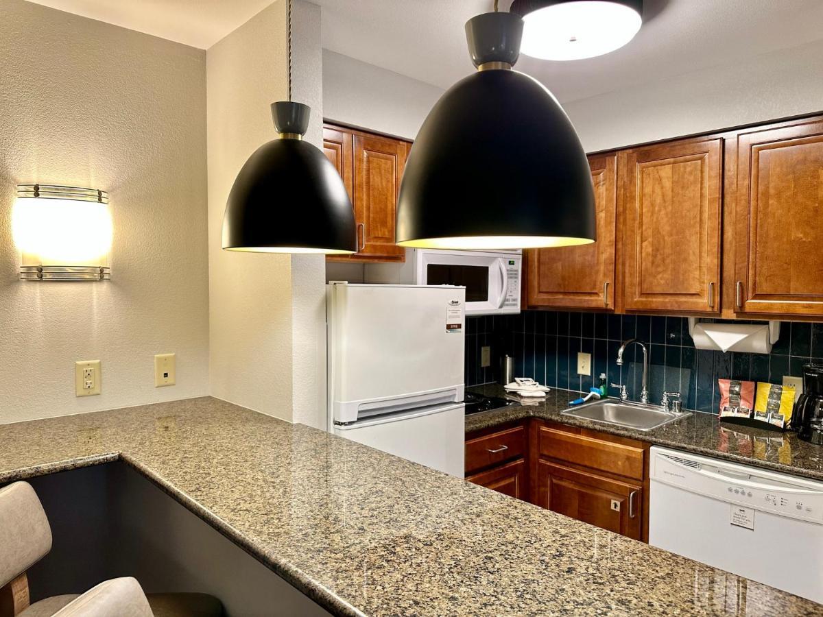 Staybridge Suites Milwaukee West-Oconomowoc By Ihg Kültér fotó