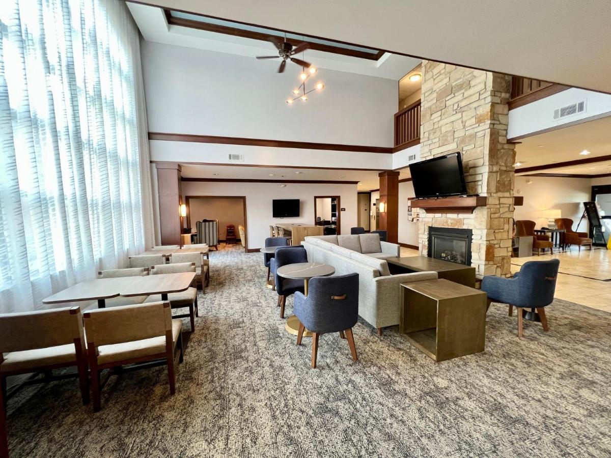 Staybridge Suites Milwaukee West-Oconomowoc By Ihg Kültér fotó