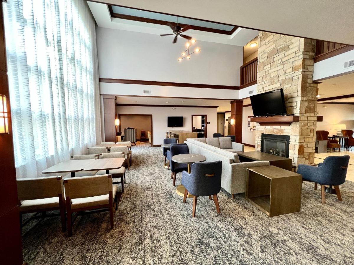 Staybridge Suites Milwaukee West-Oconomowoc By Ihg Kültér fotó