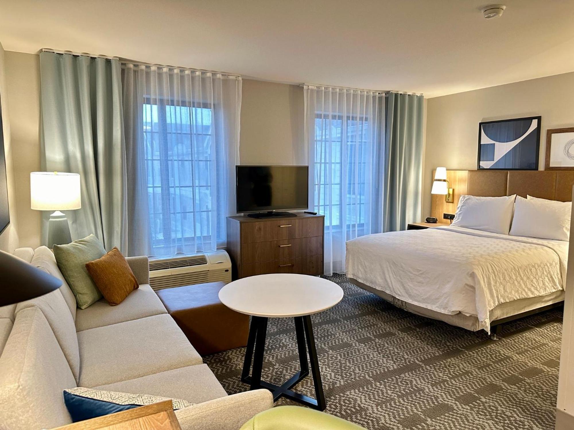 Staybridge Suites Milwaukee West-Oconomowoc By Ihg Kültér fotó