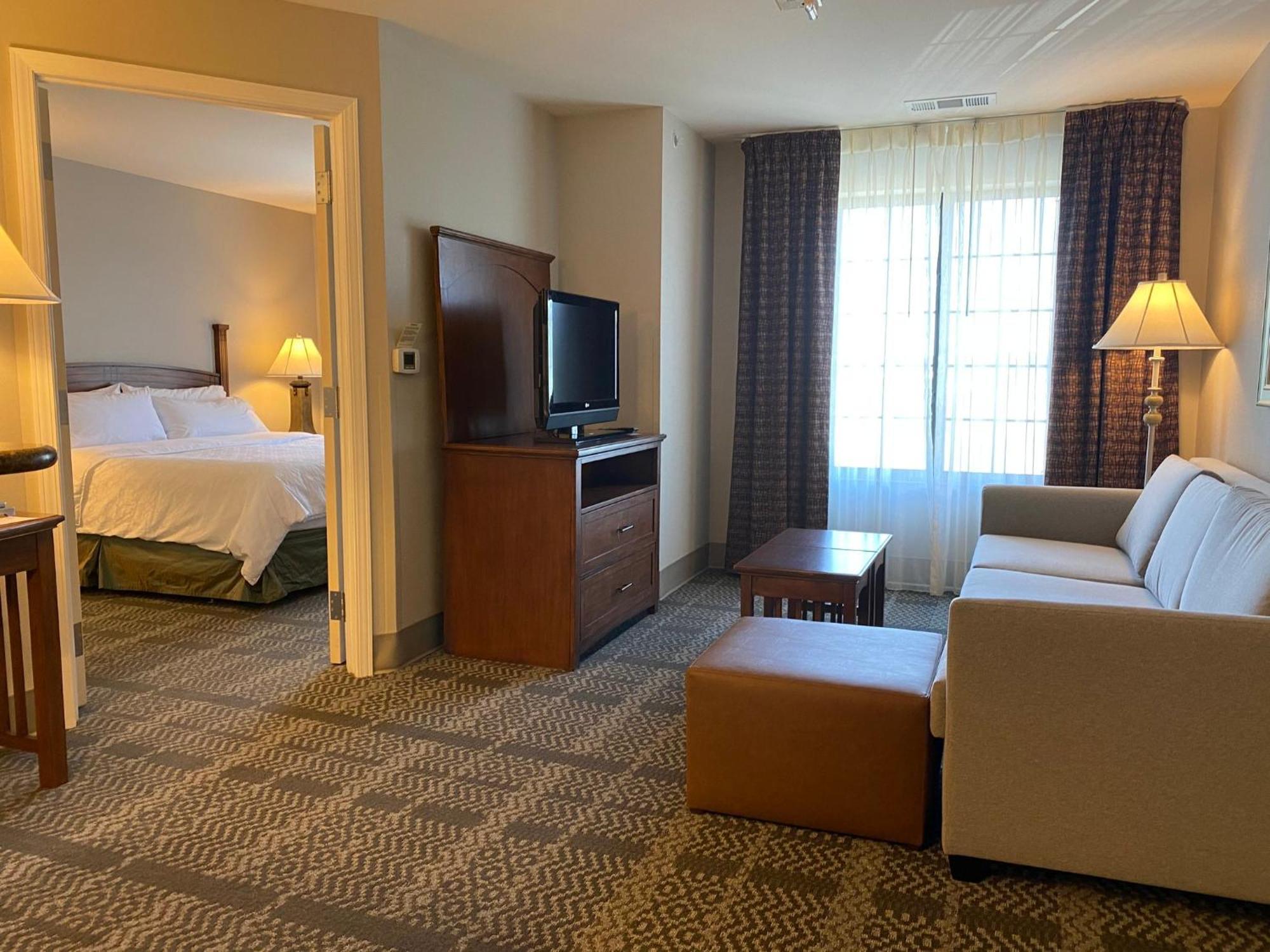 Staybridge Suites Milwaukee West-Oconomowoc By Ihg Kültér fotó
