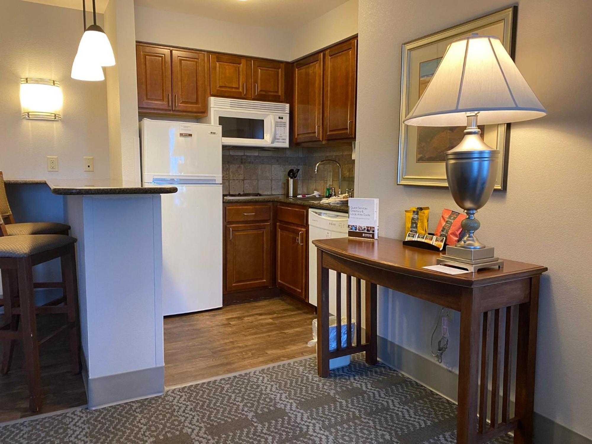 Staybridge Suites Milwaukee West-Oconomowoc By Ihg Kültér fotó